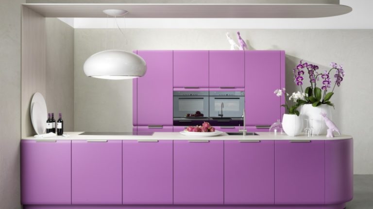 фиолетовые кухни